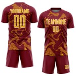 Maillot de football sportif Crimson Custom Lines Curve Uniform Sublimation Or-Blanc
