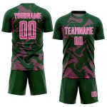Maillot de football vert à sublimation rose et blanc, lignes sportives courbes personnalisées Maillot de football vert à sublimation rose et blanc, lignes sportives courbes personnalisées